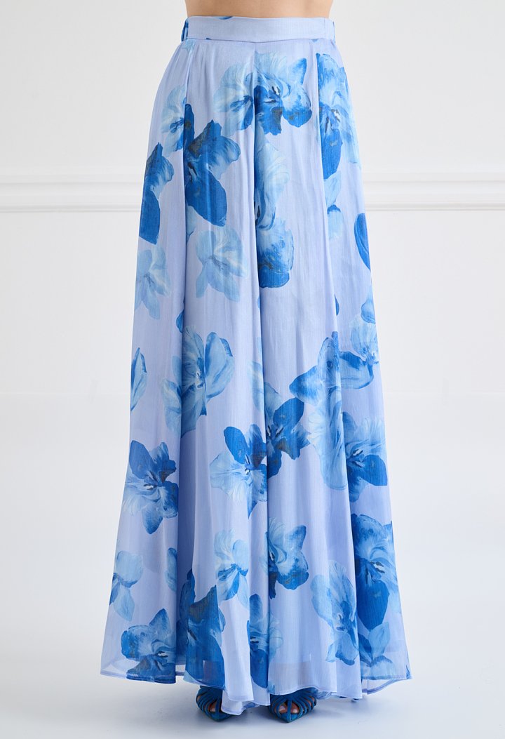 Maxi floral skirt in a light blue shade