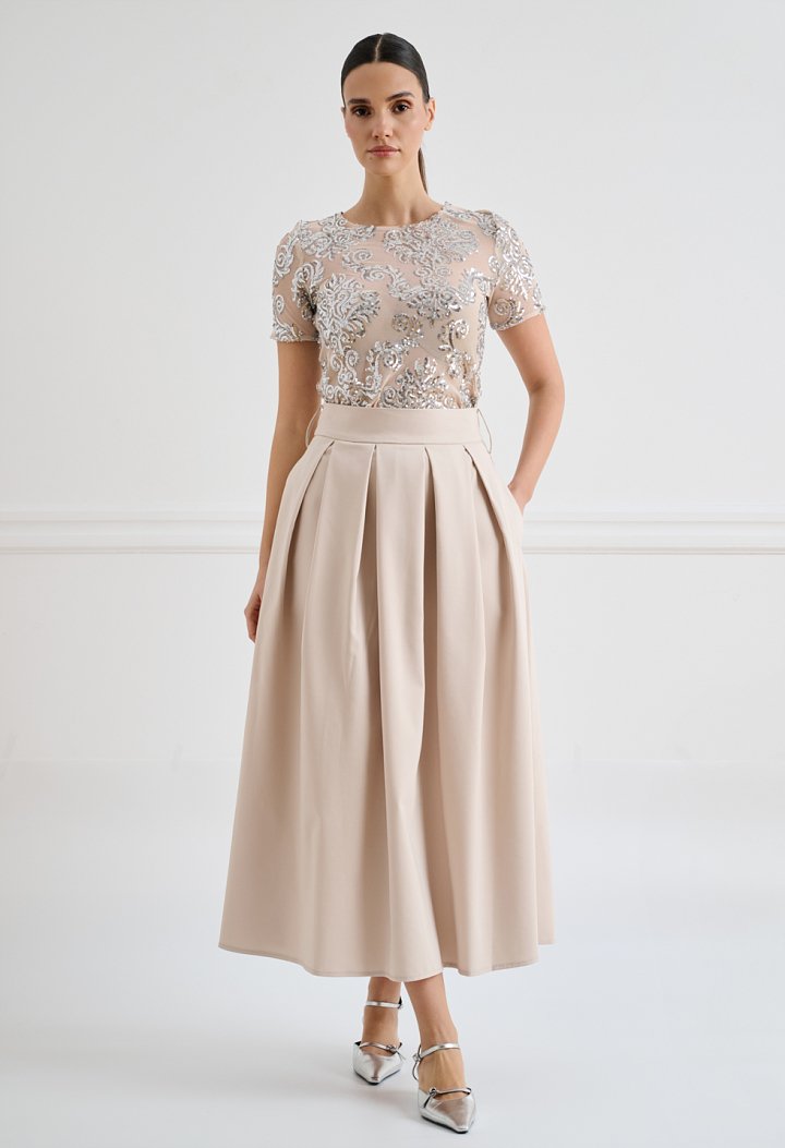 Midi pleated skirt with belt