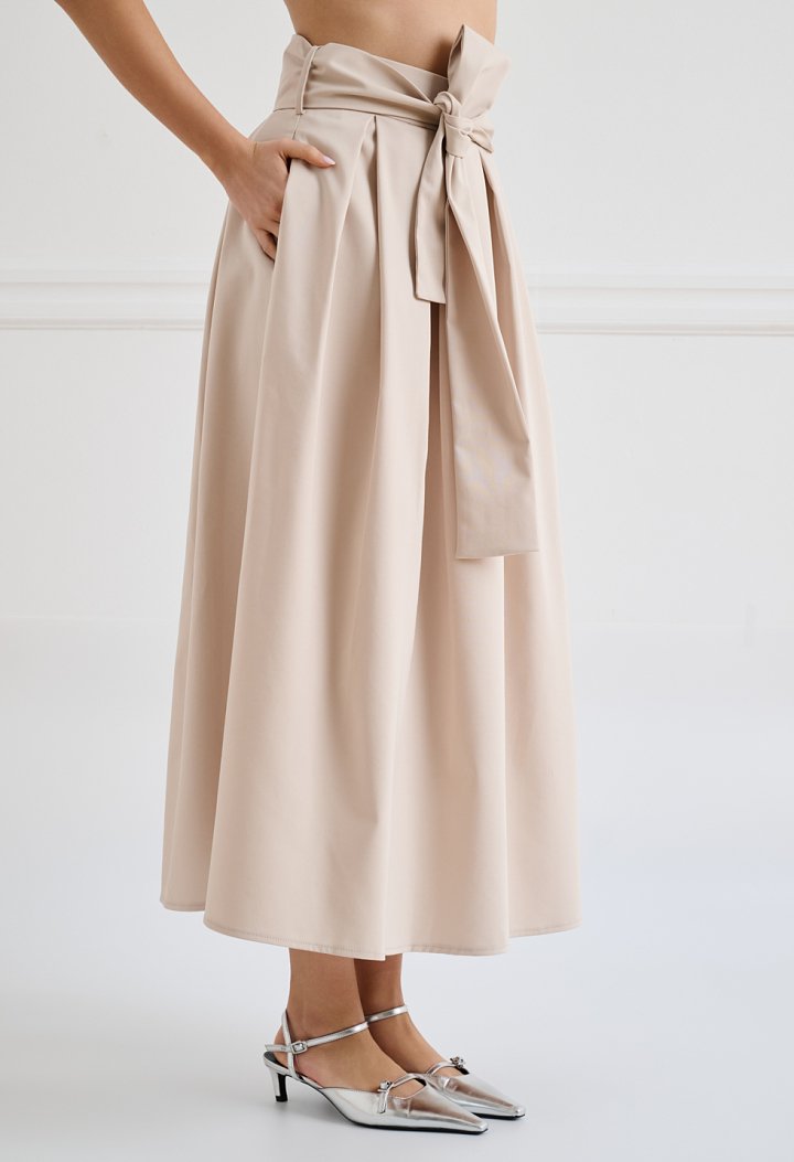 Midi pleated skirt with belt
