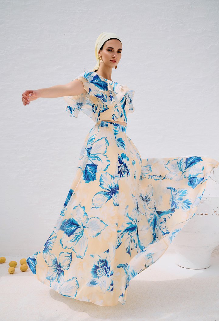 Maxi floral skirt in a pastel yellow shade
