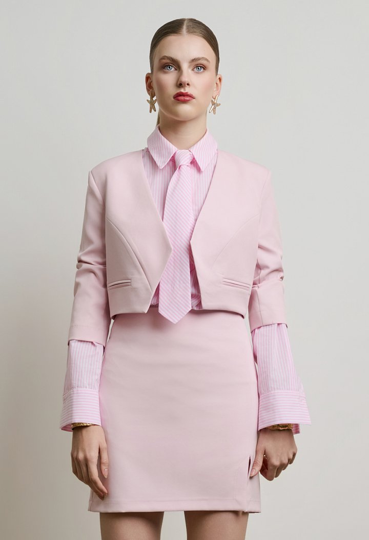 Cropped blazer with shoulder pads