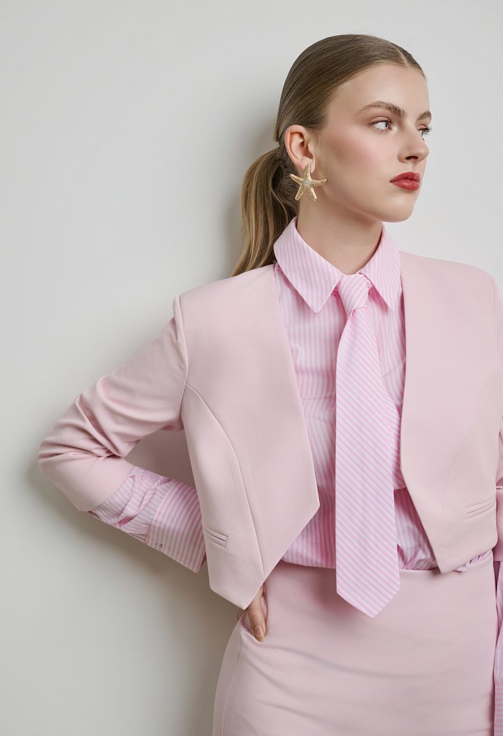Cropped blazer with shoulder pads