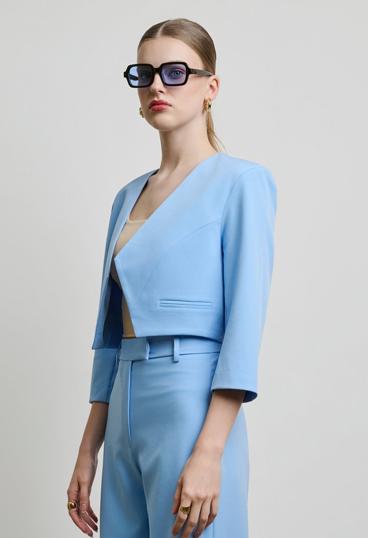 Cropped blazer with shoulder pads