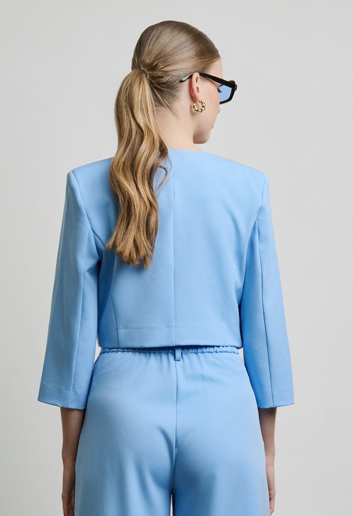 Cropped blazer with shoulder pads