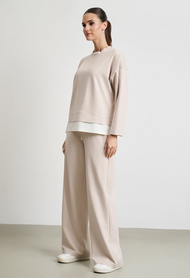 Sweatshirt and joggers set with stripe detail