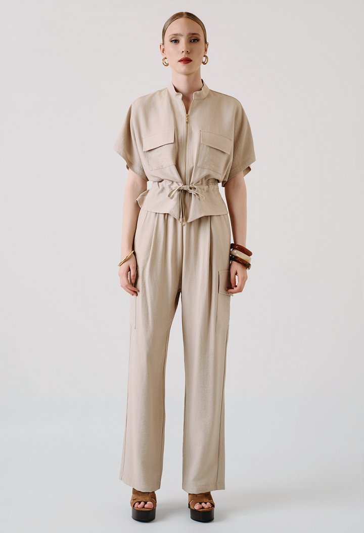 Set with a zip-up jacket and cargo trousers