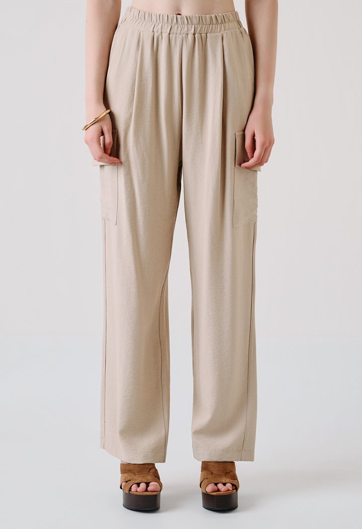 Set with a zip-up jacket and cargo trousers