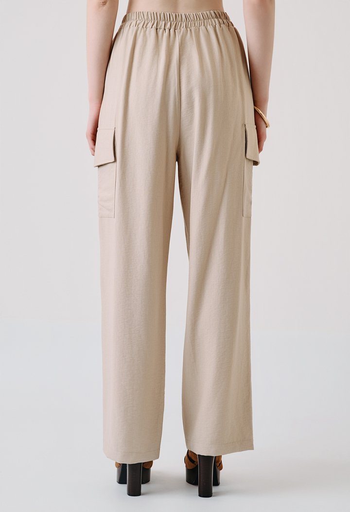 Set with a zip-up jacket and cargo trousers