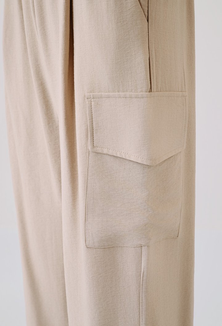 Set with a zip-up jacket and cargo trousers