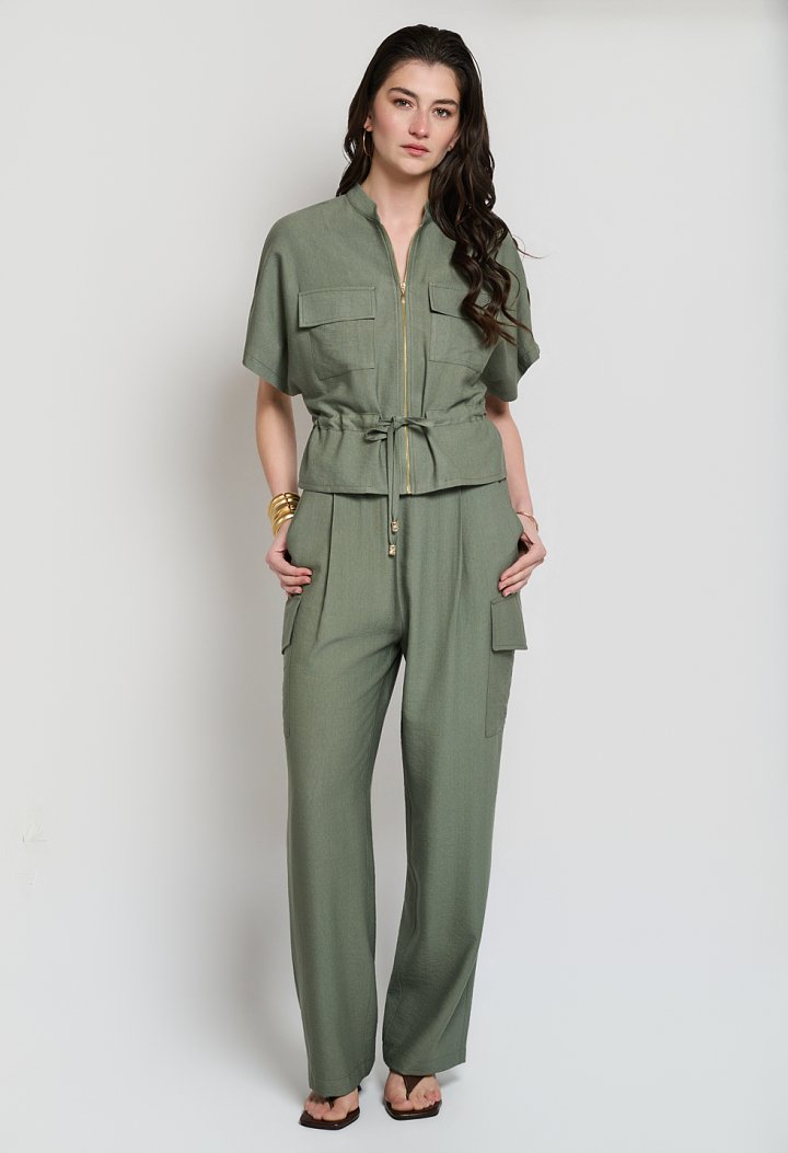 Set with a zip-up jacket and cargo trousers
