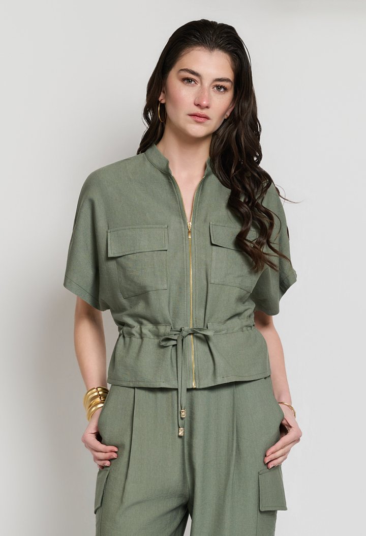 Set with a zip-up jacket and cargo trousers