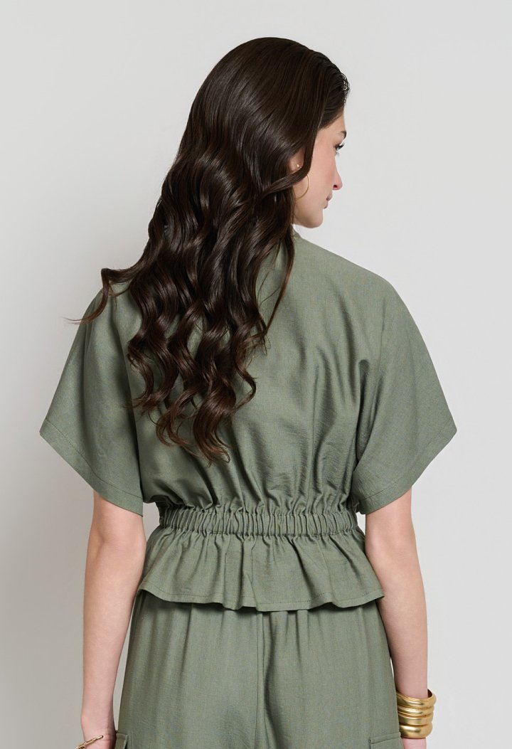 Set with a zip-up jacket and cargo trousers