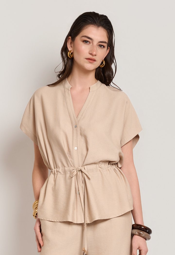 Set with a button-up blouse and trousers with an elastic waistband
