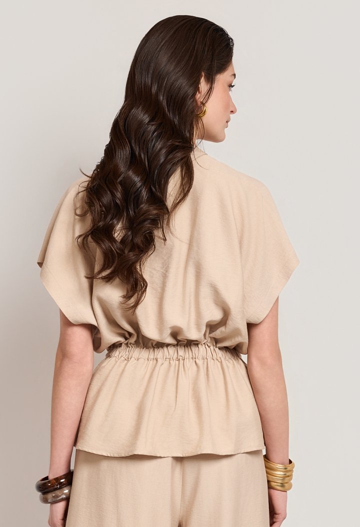 Set with a button-up blouse and trousers with an elastic waistband