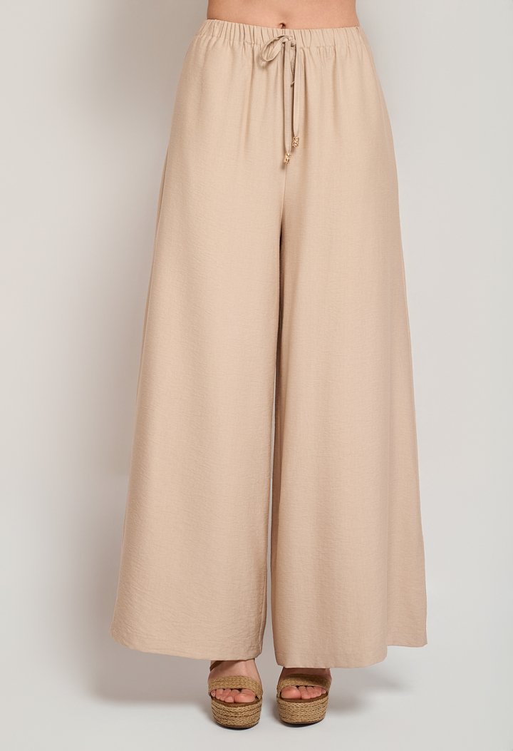 Set with a button-up blouse and trousers with an elastic waistband