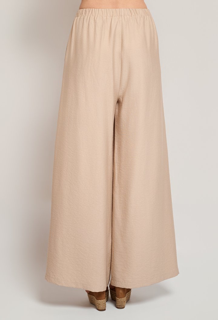 Set with a button-up blouse and trousers with an elastic waistband