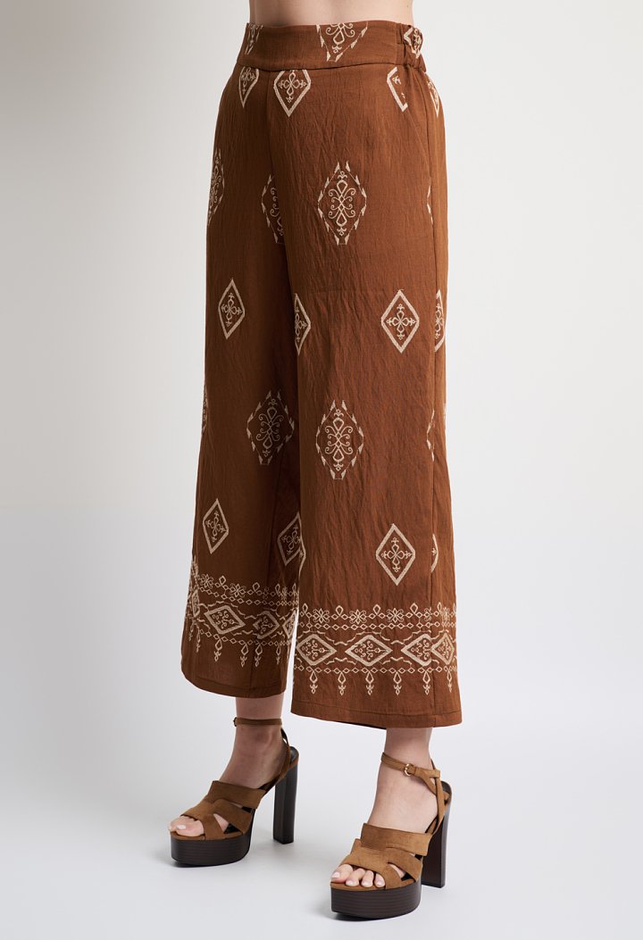 Boho printed set featuring a top and wide-leg trousers in brown tones