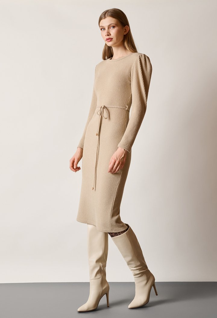Knit dress with a belt at the waist