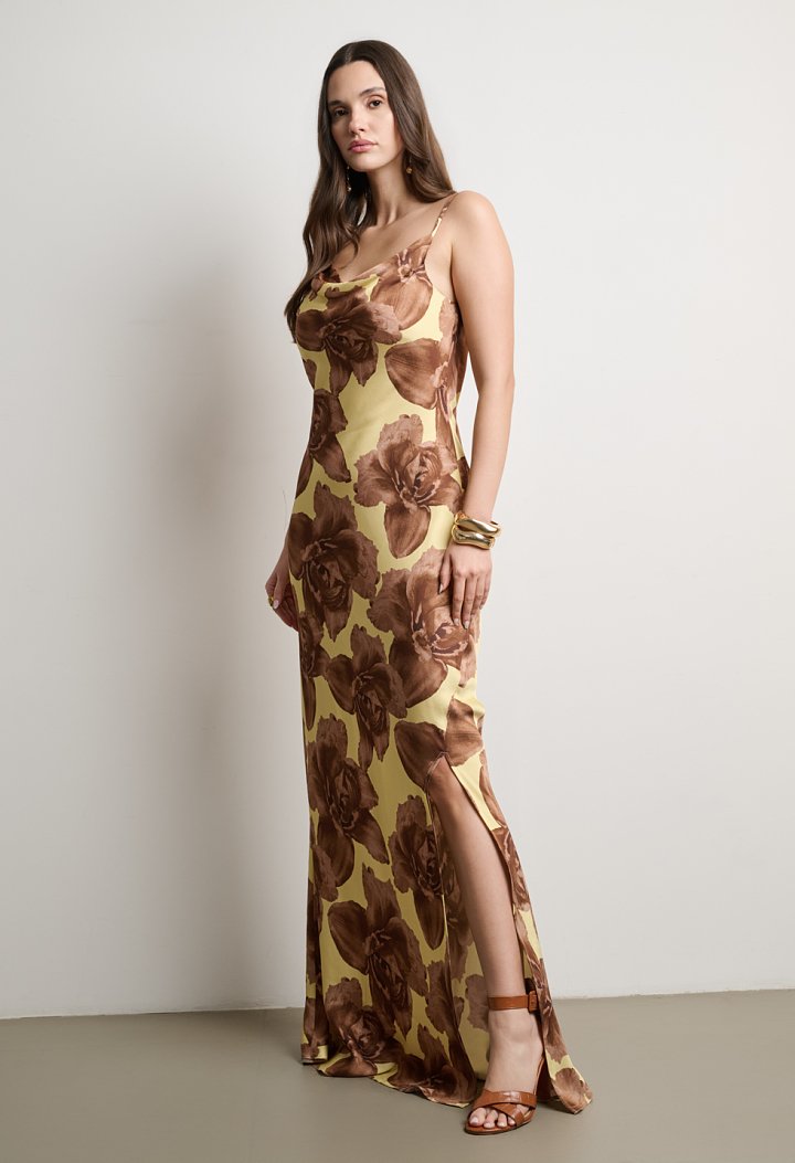 Maxi dress with floral print and straps