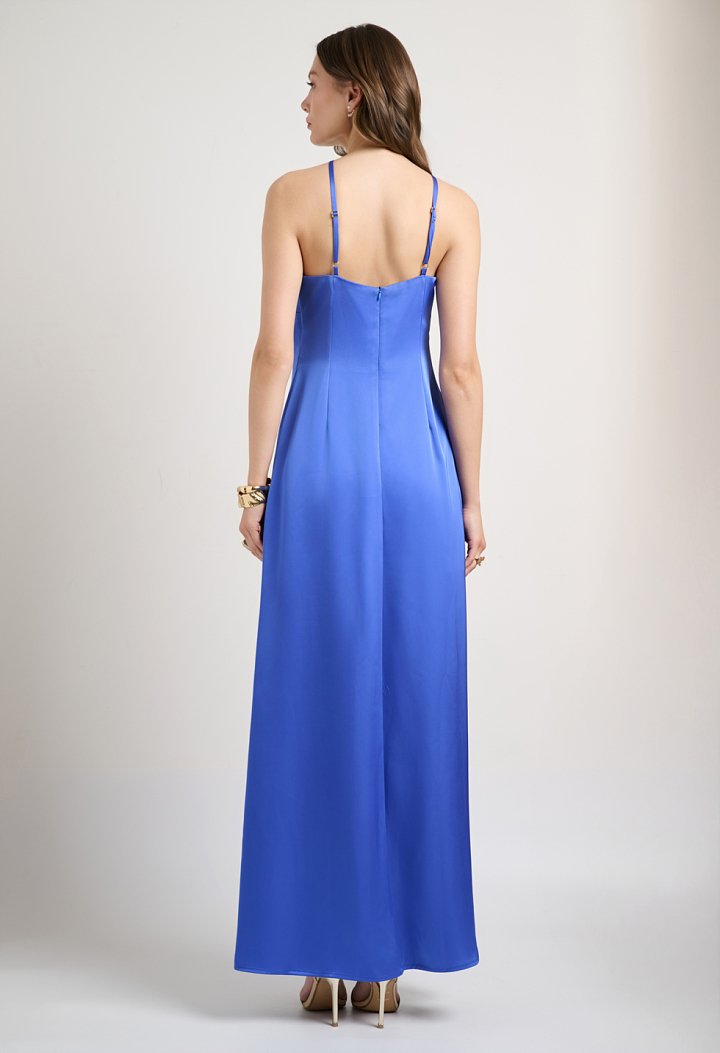 Maxi dress with a flower detail on the neckline