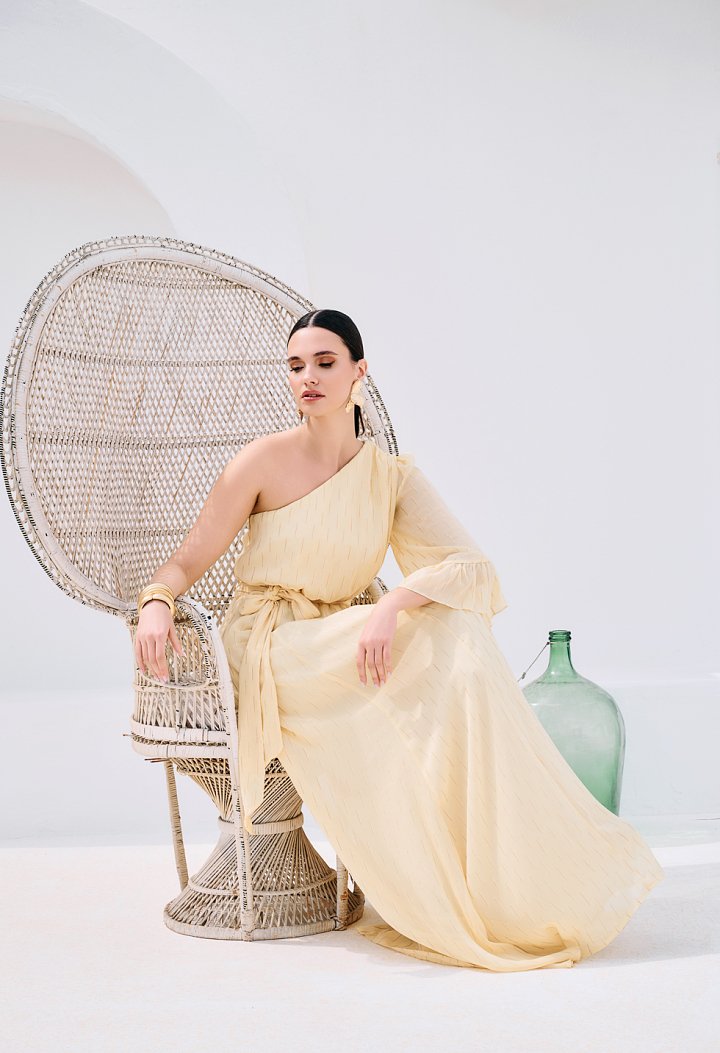 Maxi one-shoulder dress in pastel yellow