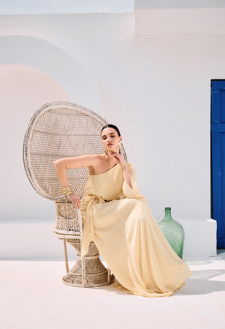 Maxi one-shoulder dress in pastel yellow