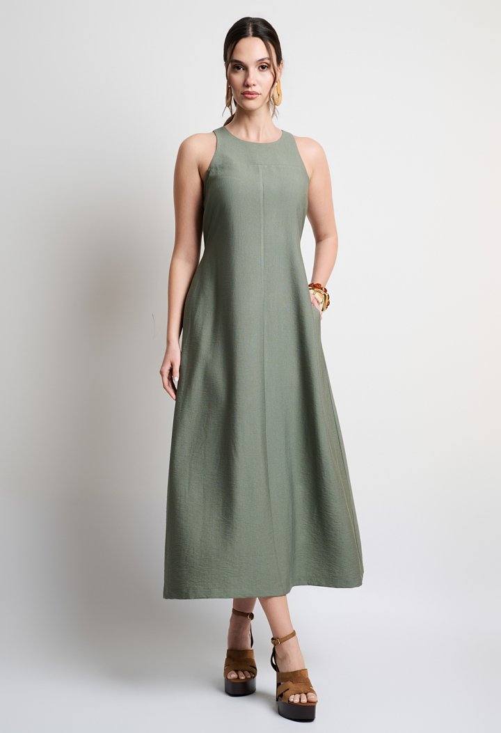 Sleeveless maxi dress with a belt