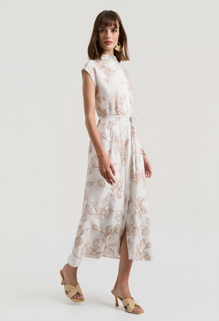 Maxi dress featuring floral embroidery