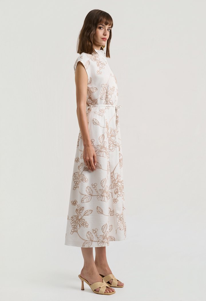 Maxi dress featuring floral embroidery