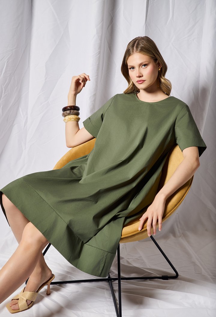 Oversized midi φόρεμα με τσέπες χακί