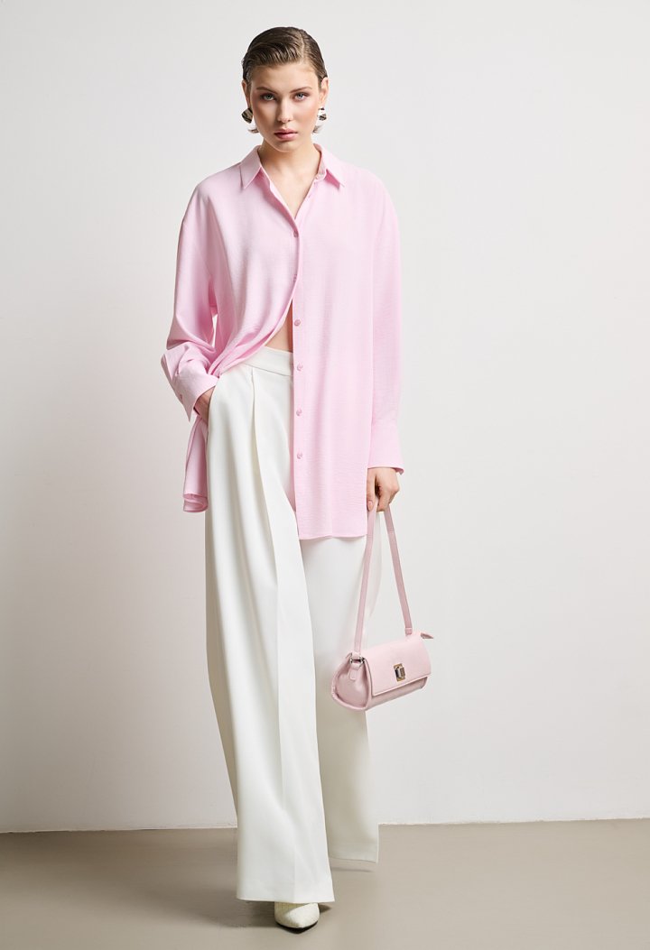 Pink long shirt in a relaxed fit