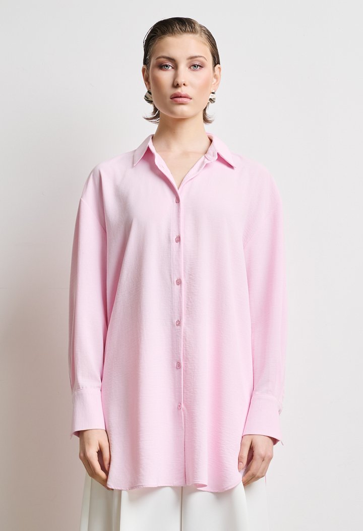 Pink long shirt in a relaxed fit
