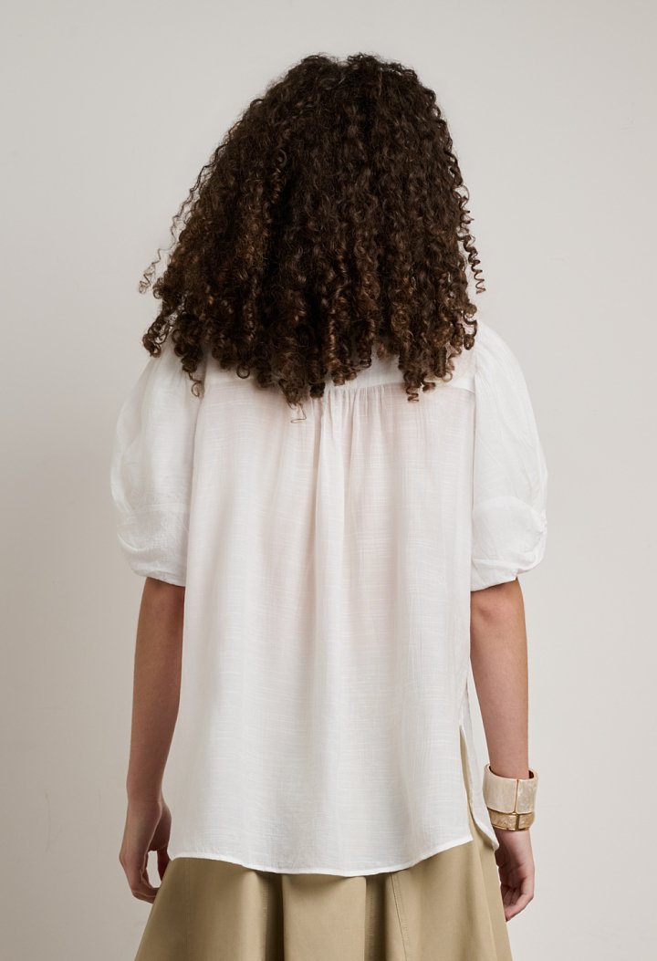 Shirt with puff sleeves