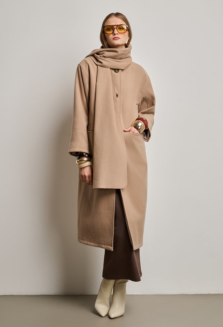 Μακρύ oversized παλτό με κασκολ
