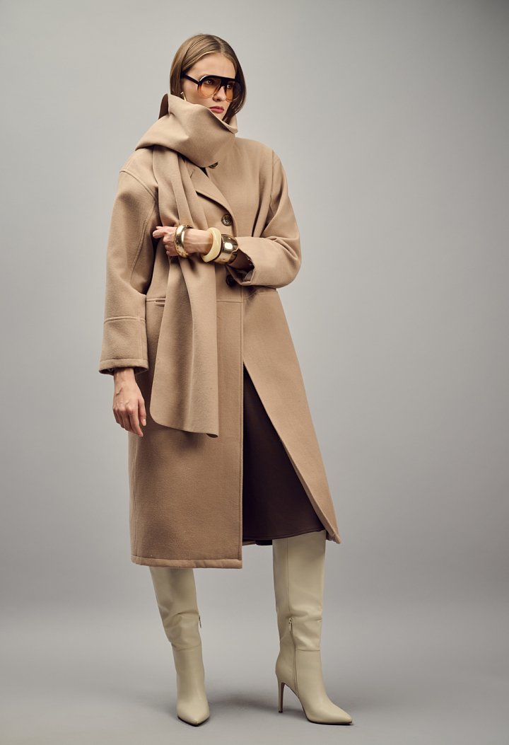 Μακρύ oversized παλτό με κασκολ