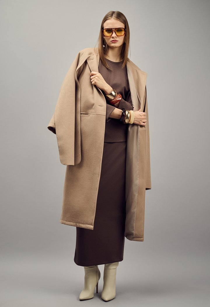Μακρύ oversized παλτό με κασκολ