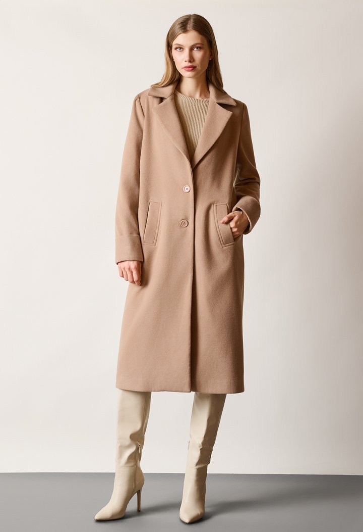 Long coat with buttons and classic collar