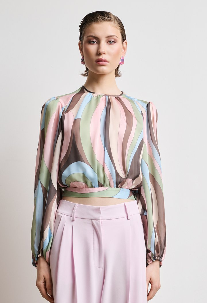 Εμπριμέ crop top με μακριά μανίκια