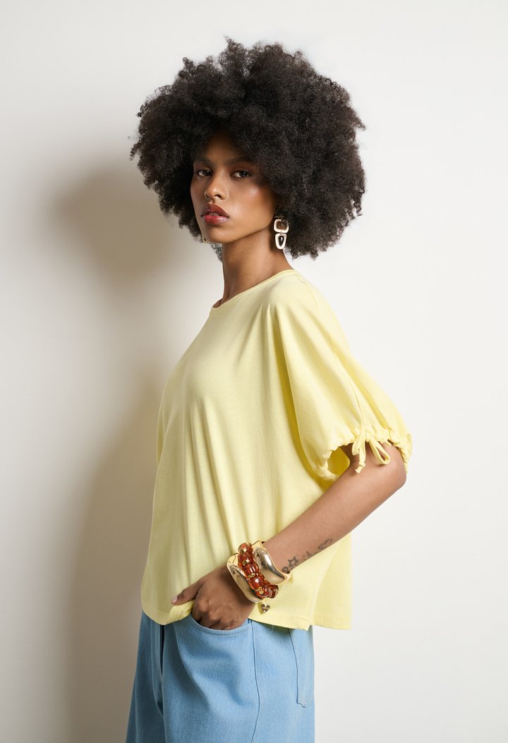 Short-sleeve T-shirt with tie accents