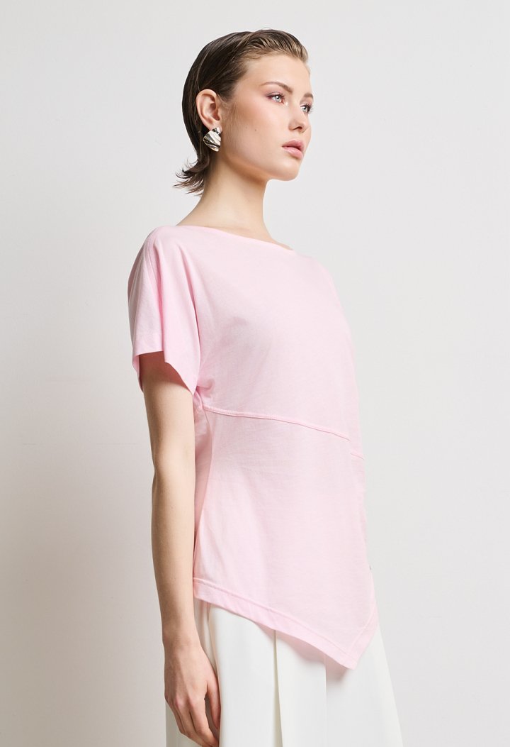 Asymmetric top with short sleeves