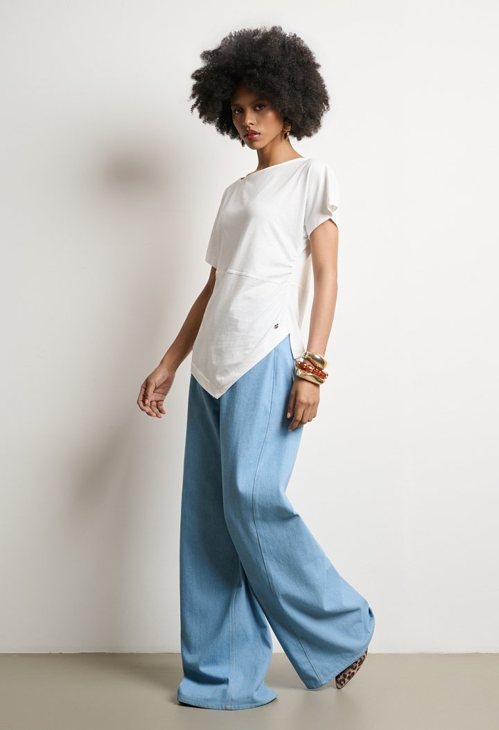 Asymmetric top with short sleeves