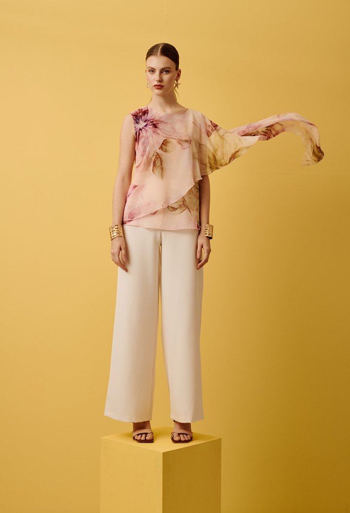 Ασύμμετρο floral top με αέρινη διαφάνεια