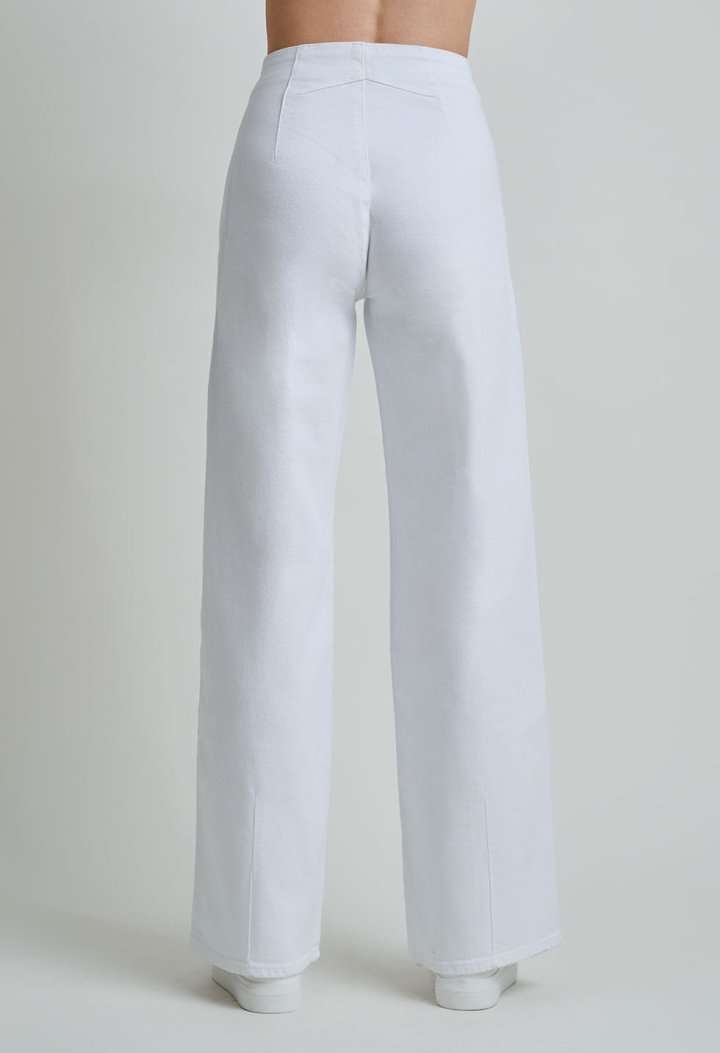 High-waisted wide leg jeans