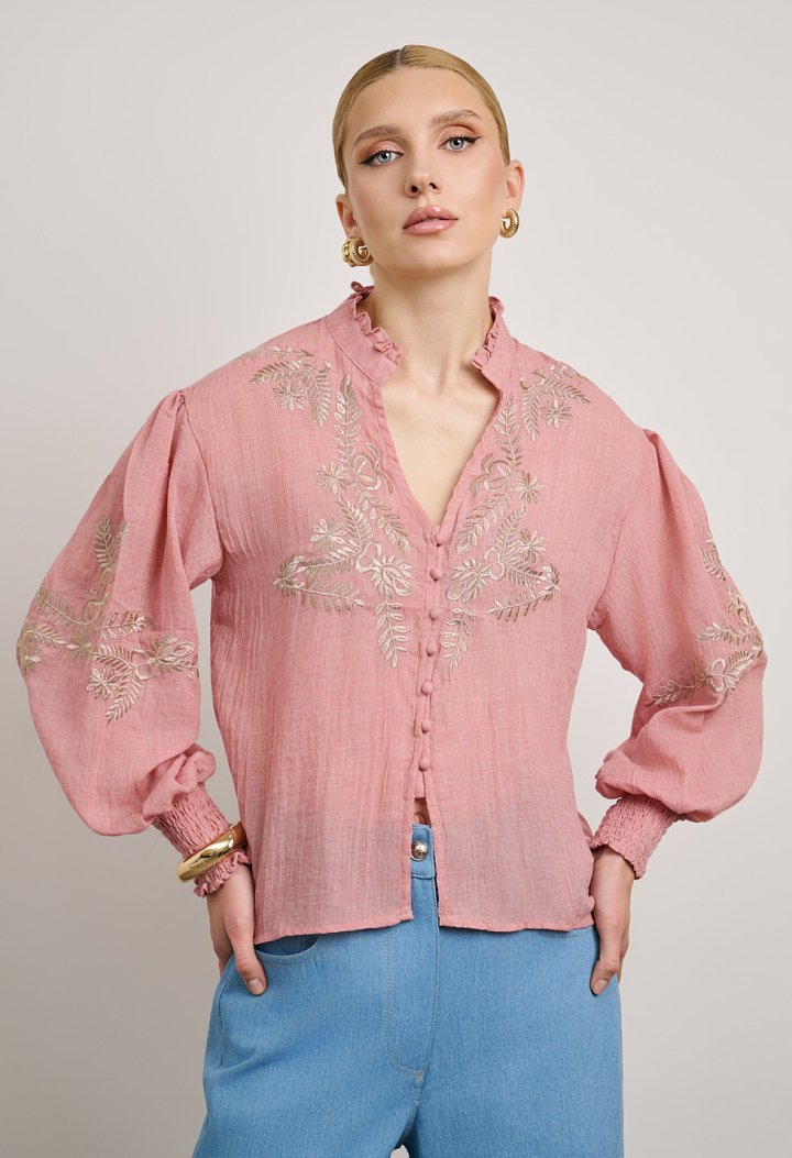 Linen blouse with embroidery