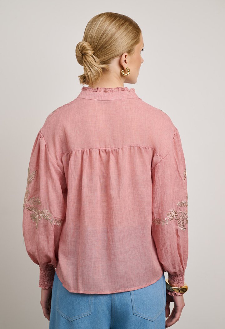 Linen blouse with embroidery