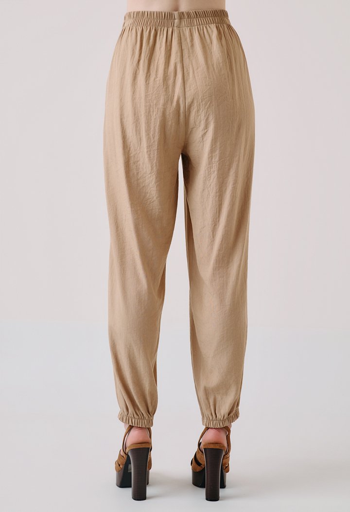 Flowy trousers with an elastic waistband