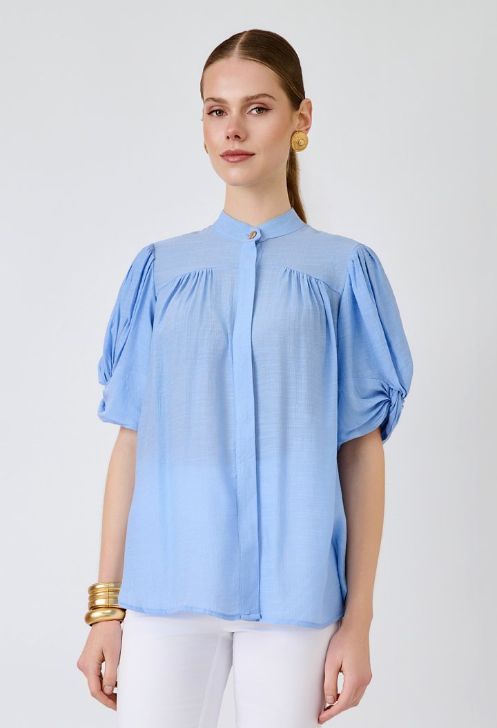 Shirt with puff sleeves