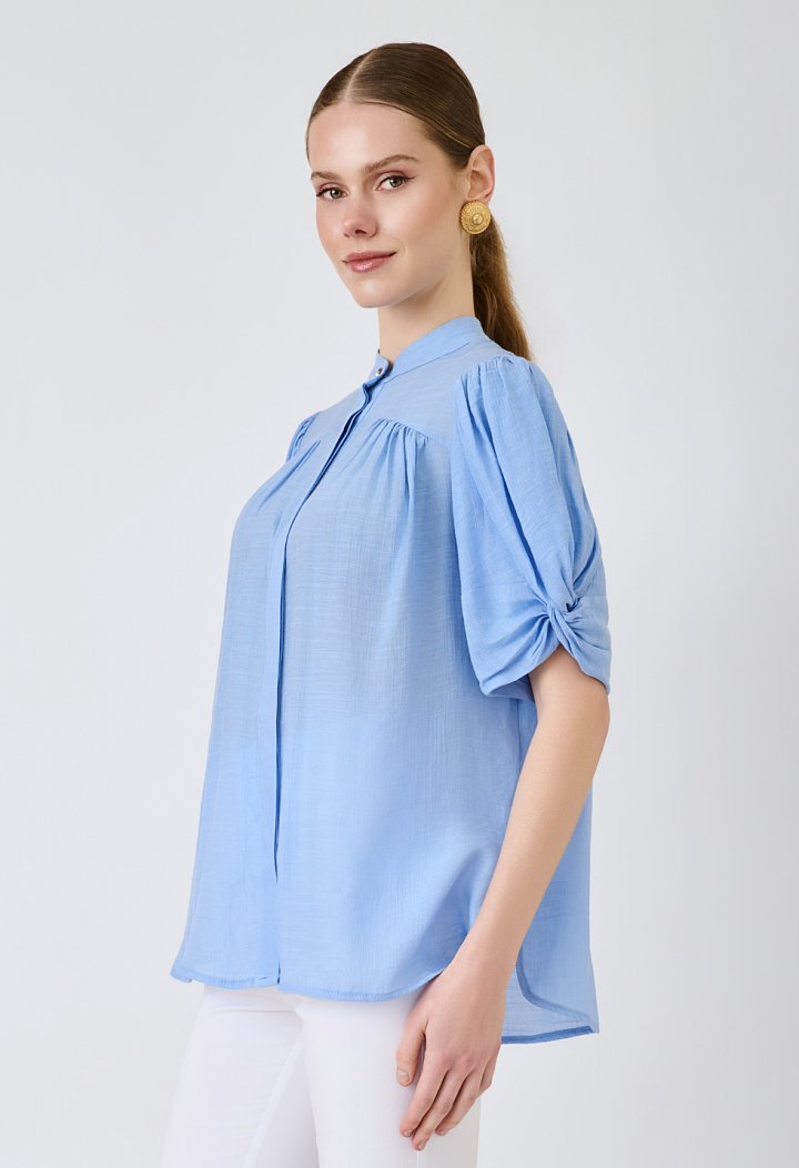 Shirt with puff sleeves