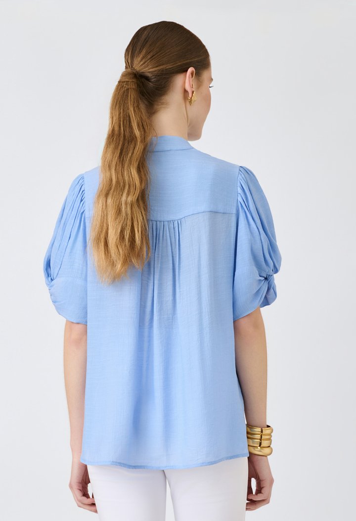 Shirt with puff sleeves