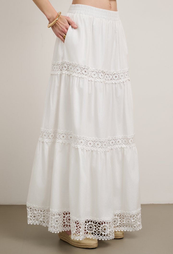Maxi skirt with lace details